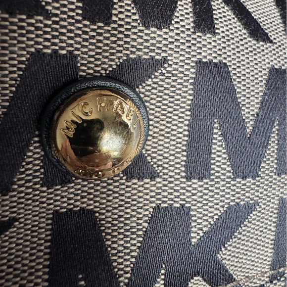 Michael Kors Signature Black and Tan Tote - Picture 11 of 16